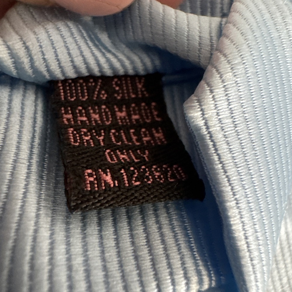 Versa Collezioni 100% Silk Solid Baby  Blue Neck Tie - Picture 6 of 6